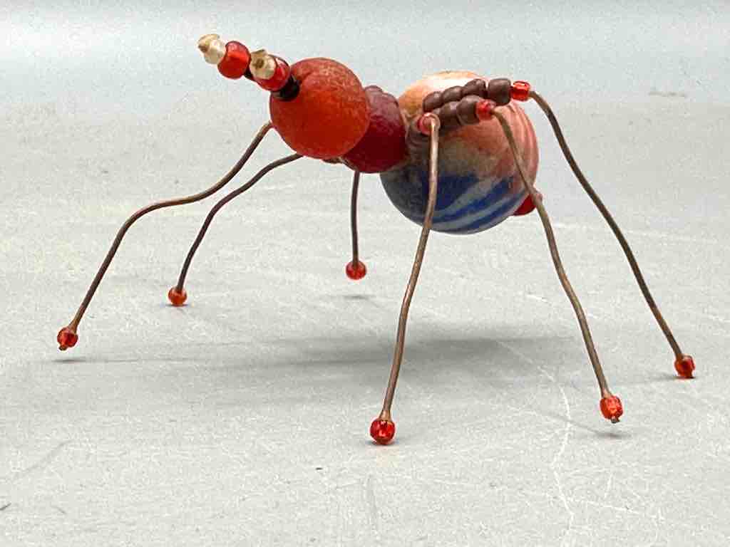 Small African Powderglass Bead Wire Decor 6-Leg Spider Insect Sculpture