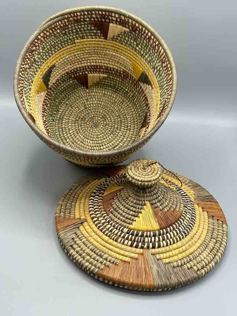 Large Covered Batwa Raffia Basket - Uganda