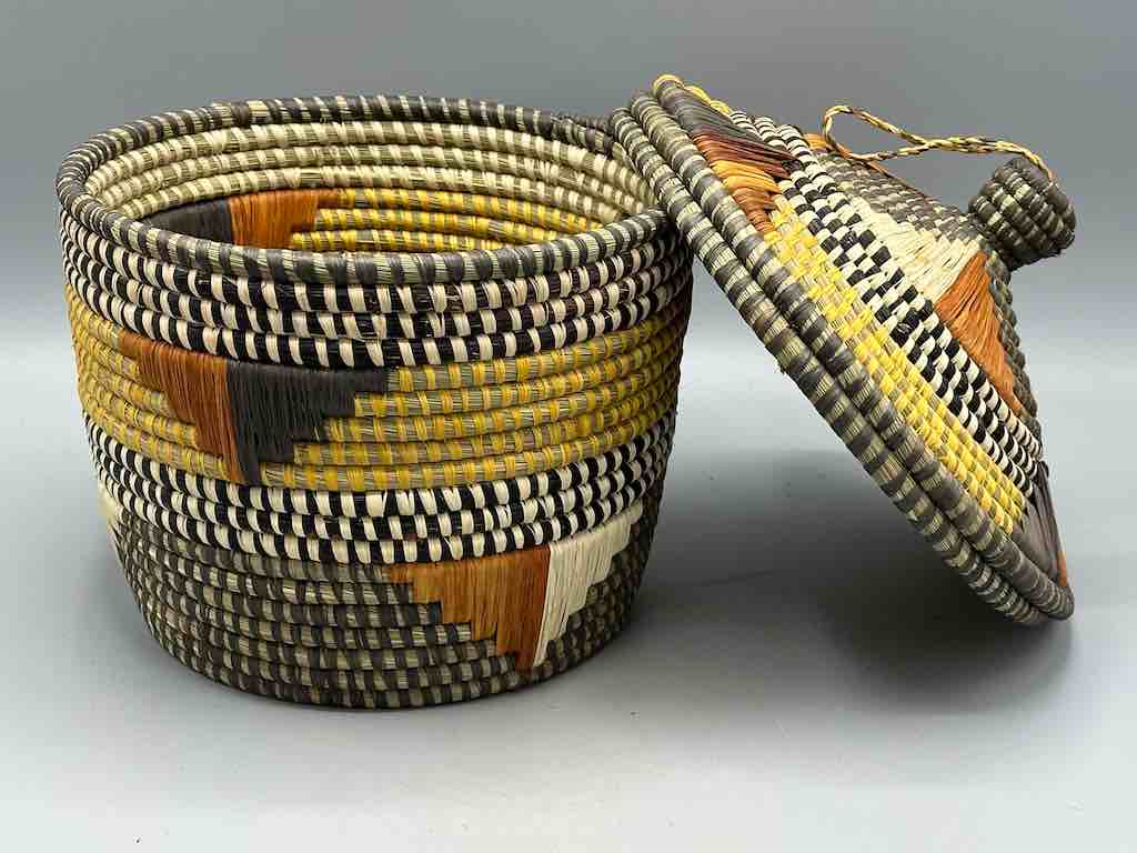 Covered Batwa Raffia Basket - Uganda