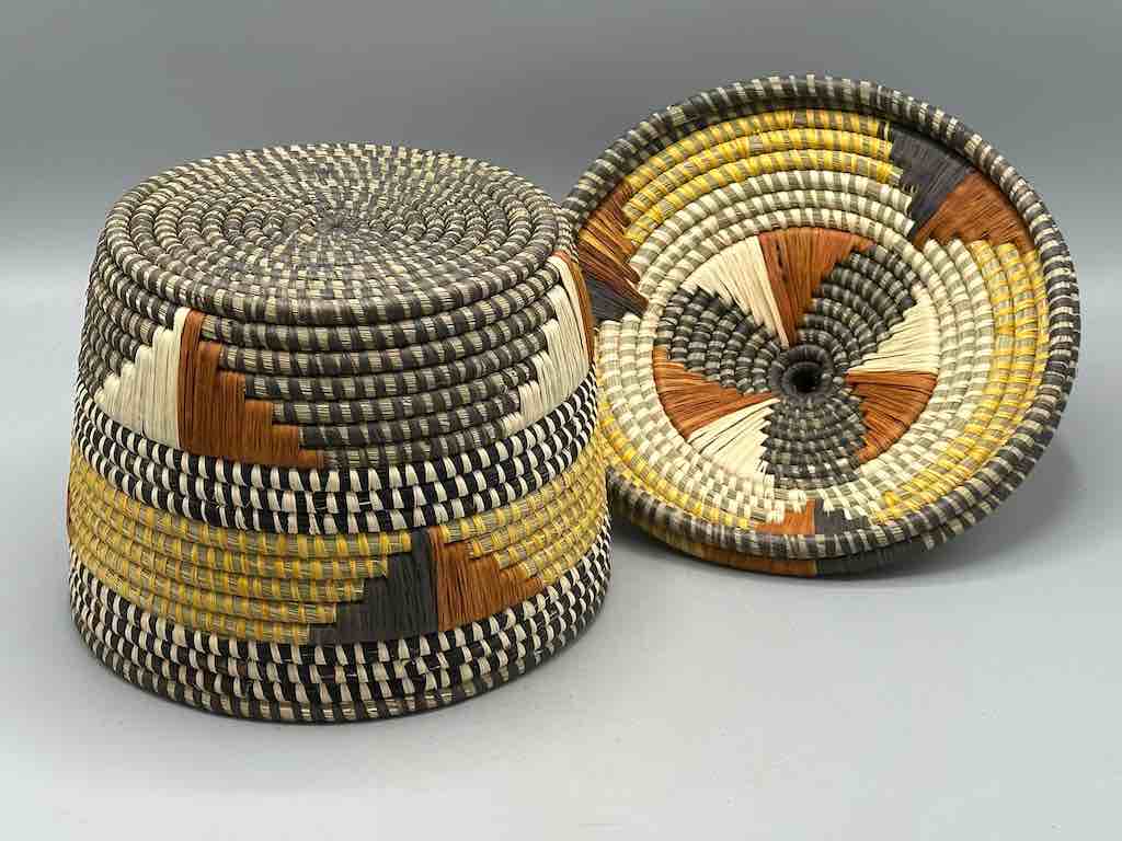 Covered Batwa Raffia Basket - Uganda