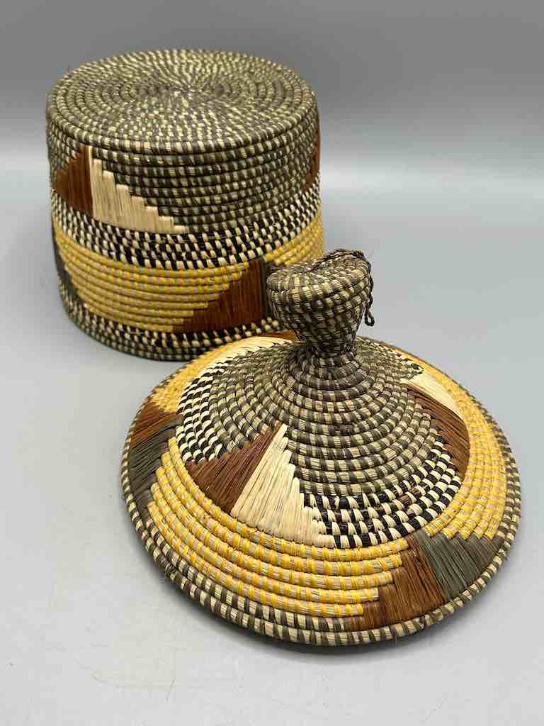 Covered Batwa Raffia Basket - Uganda