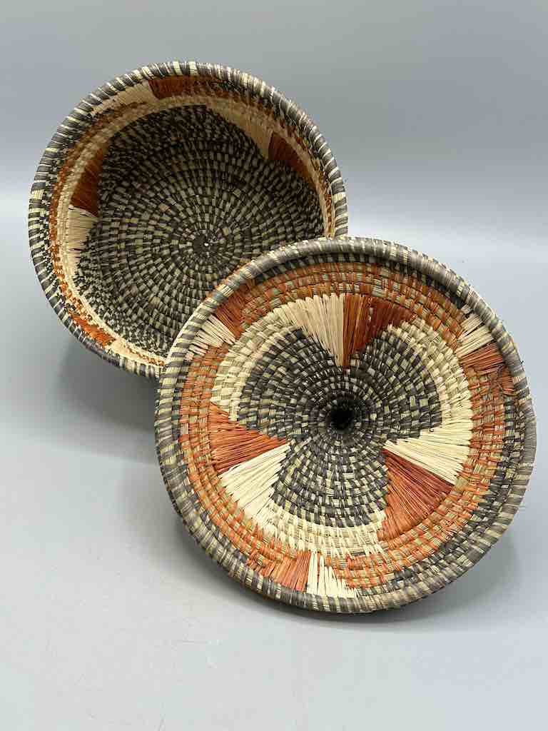 Covered Batwa Raffia Basket - Uganda
