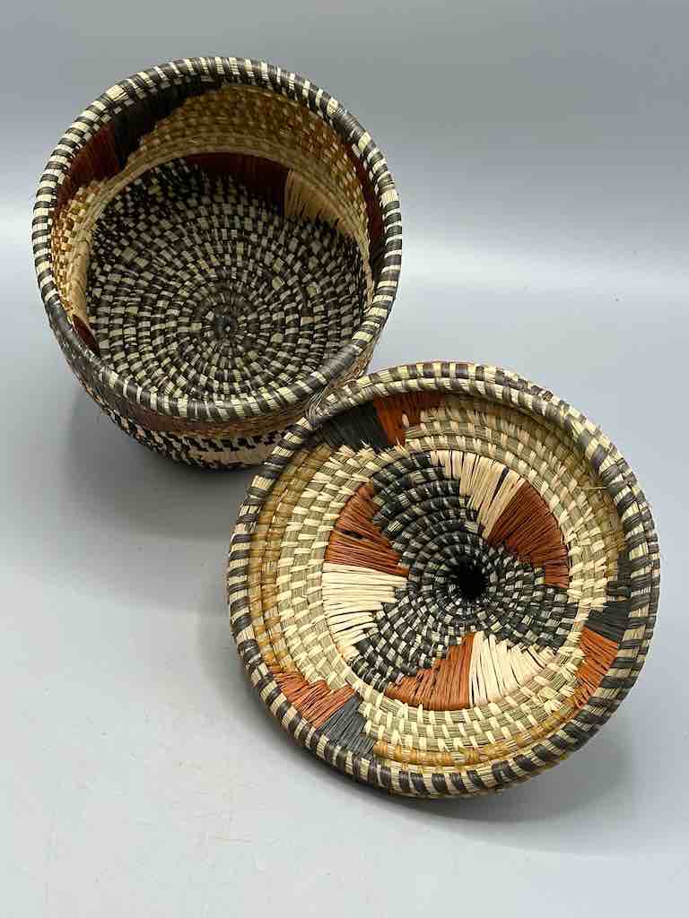 Covered Batwa Raffia Basket - Uganda