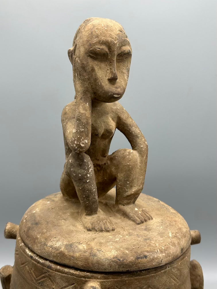 Single Baule Man Design Mouse Oracle Container/Statue | 15"