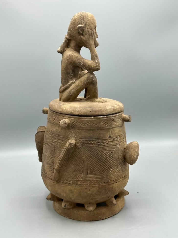 Single Baule Man Design Mouse Oracle Container/Statue | 15"