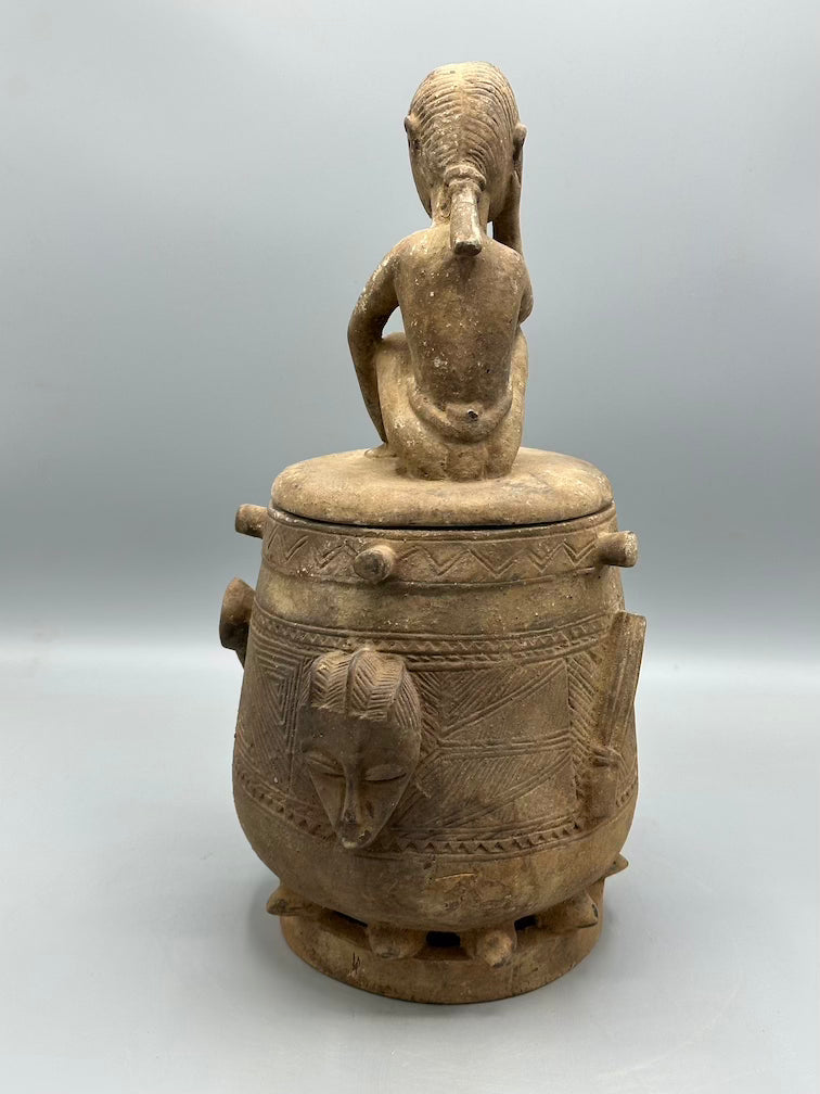 Single Baule Man Design Mouse Oracle Container/Statue | 15"