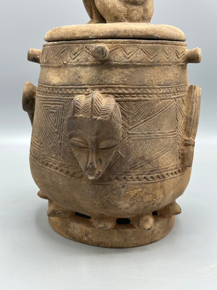 Single Baule Man Design Mouse Oracle Container/Statue | 15"