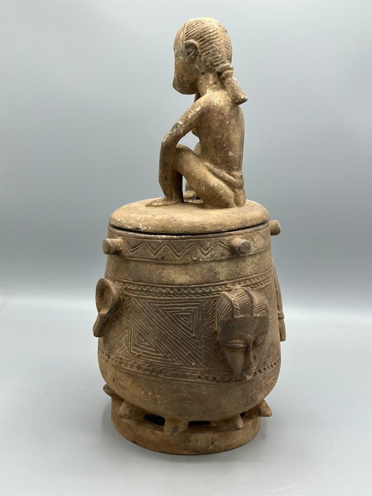 Single Baule Man Design Mouse Oracle Container/Statue | 15"