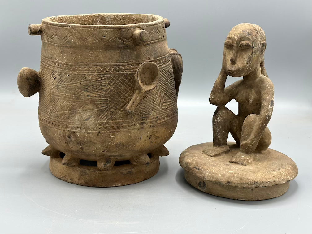 Single Baule Man Design Mouse Oracle Container/Statue | 15"