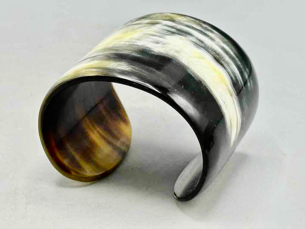 Black & Cream Wide Ankole Cattle Horn Bracelet - Viet Nam
