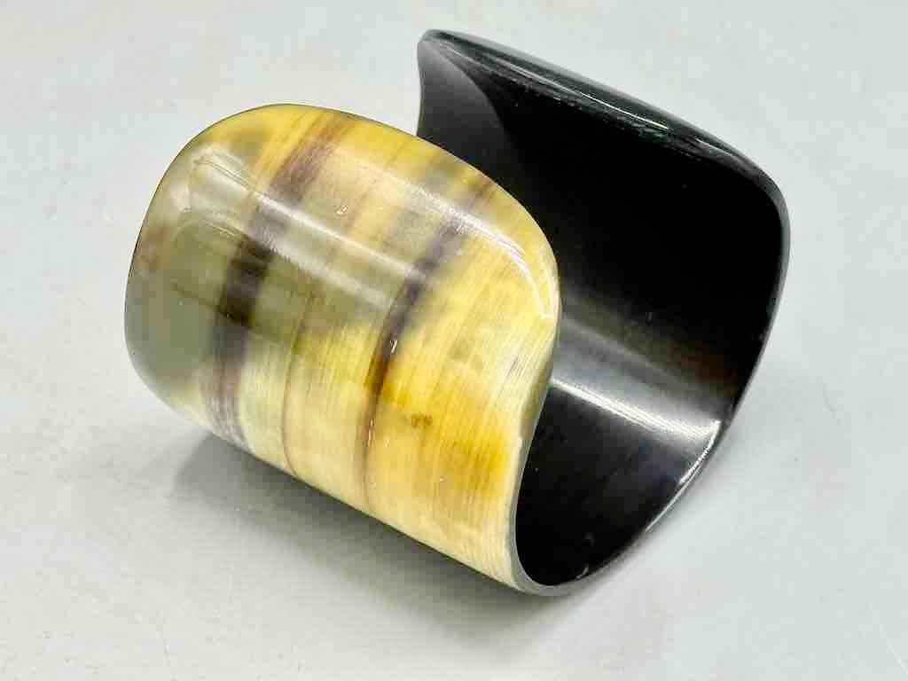 Black & Cream Wide Ankole Cattle Horn Bracelet - Viet Nam