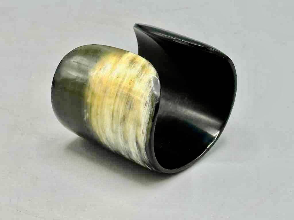 Black Variegated Wide Ankole Cattle Horn Bracelet - Viet Nam