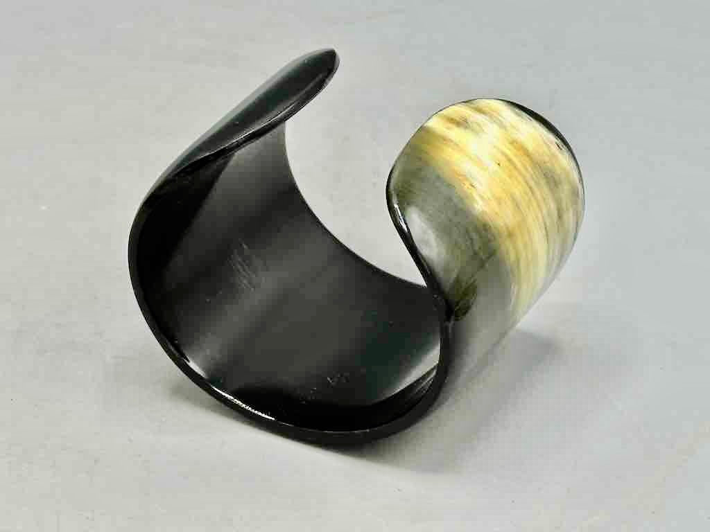 Black Variegated Wide Ankole Cattle Horn Bracelet - Viet Nam