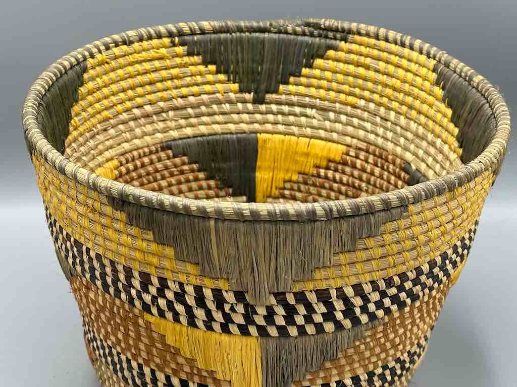 Large Covered Batwa Raffia Basket - Uganda