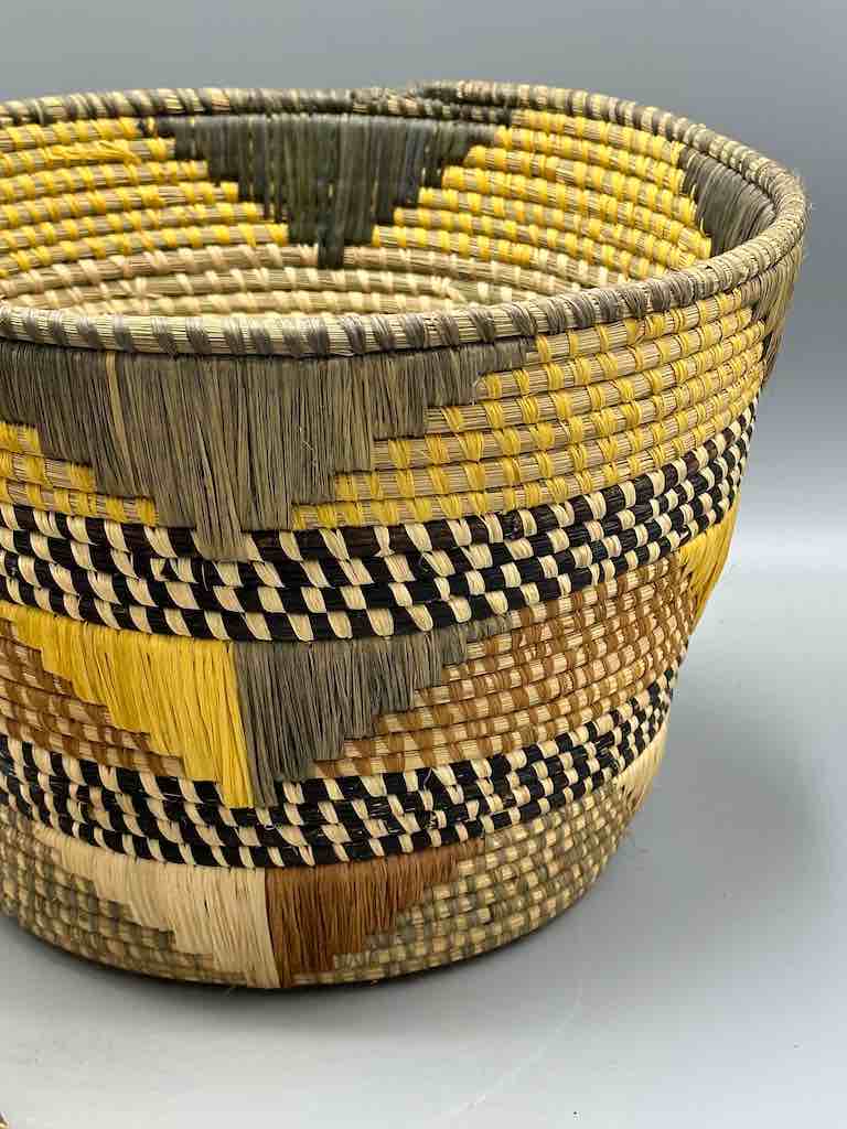 Large Covered Batwa Raffia Basket - Uganda