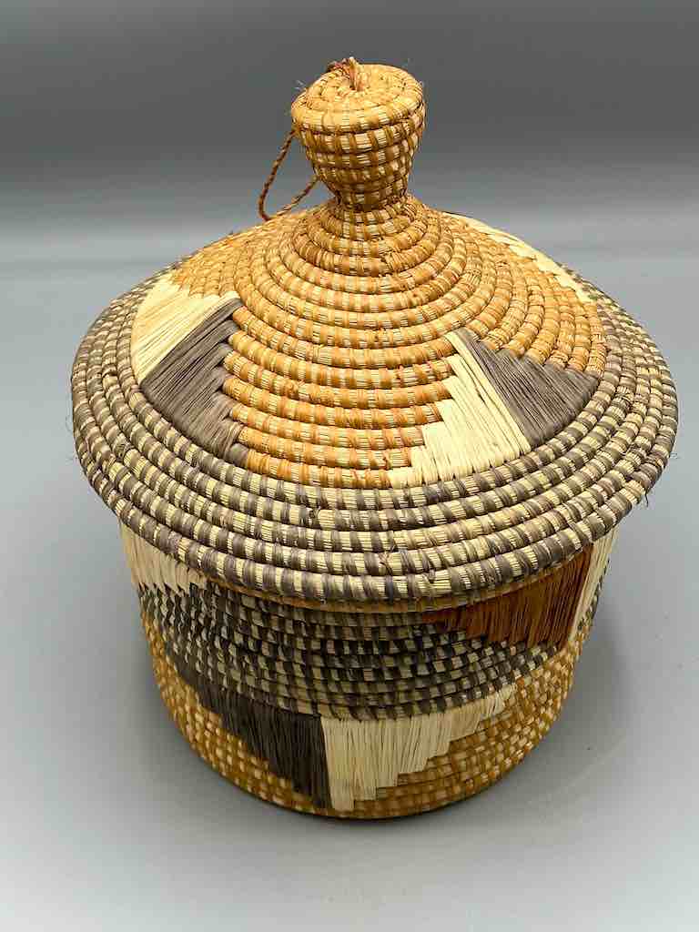 Covered Batwa Raffia Basket - Uganda