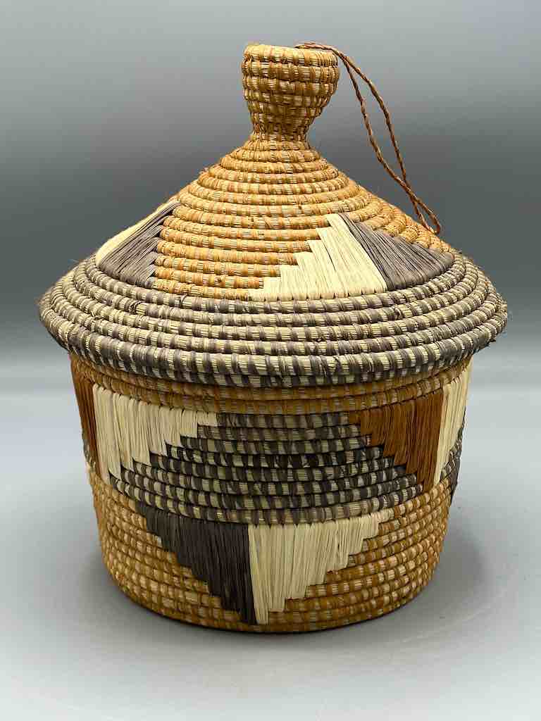 Covered Batwa Raffia Basket - Uganda