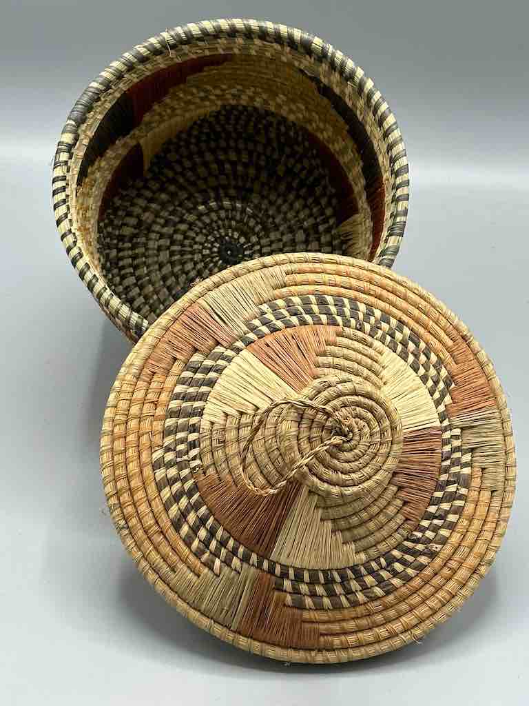 Covered Batwa Raffia Basket - Uganda