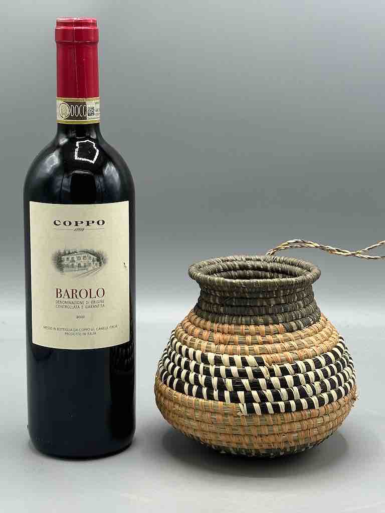 Batwa Vase Shape Raffia Basket