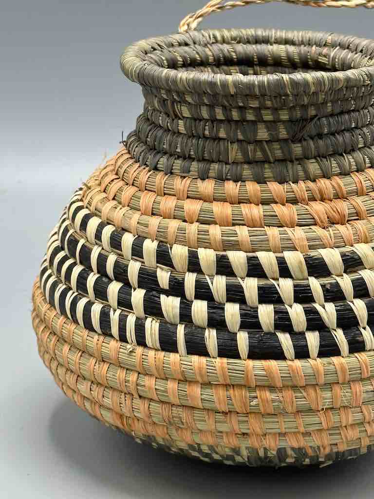 Batwa Vase Shape Raffia Basket