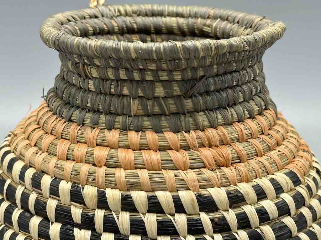 Batwa Vase Shape Raffia Basket