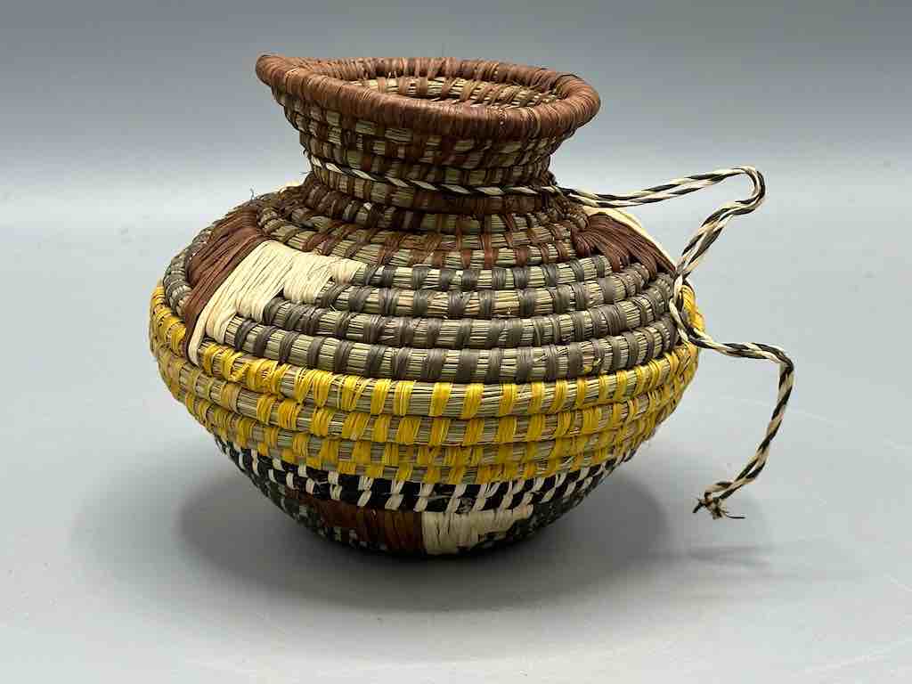 Batwa Vase Shape Raffia Basket