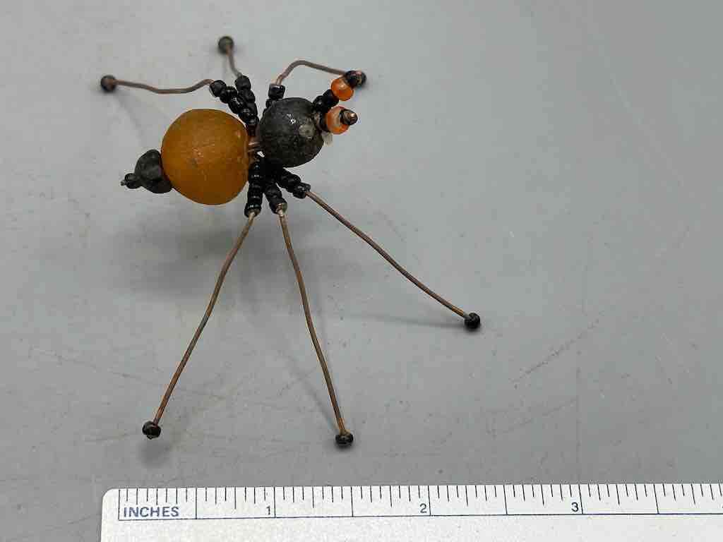 Small African Powderglass Bead Wire Decor 6-Leg Spider Insect Sculpture
