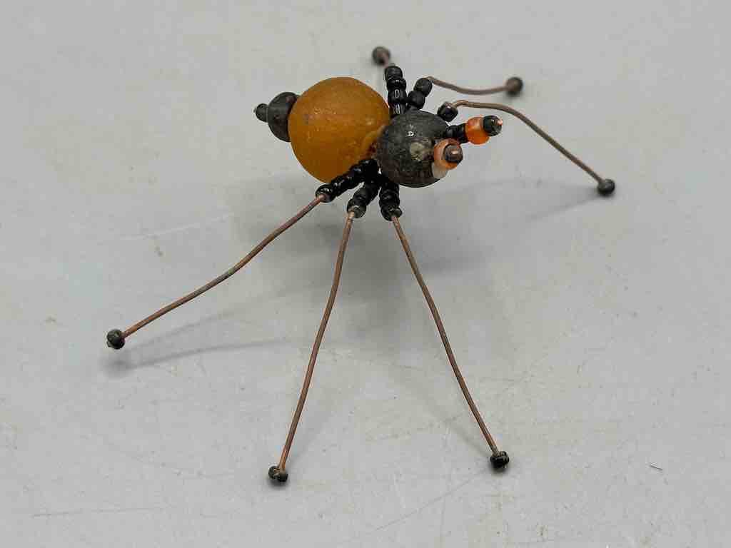 Small African Powderglass Bead Wire Decor 6-Leg Spider Insect Sculpture