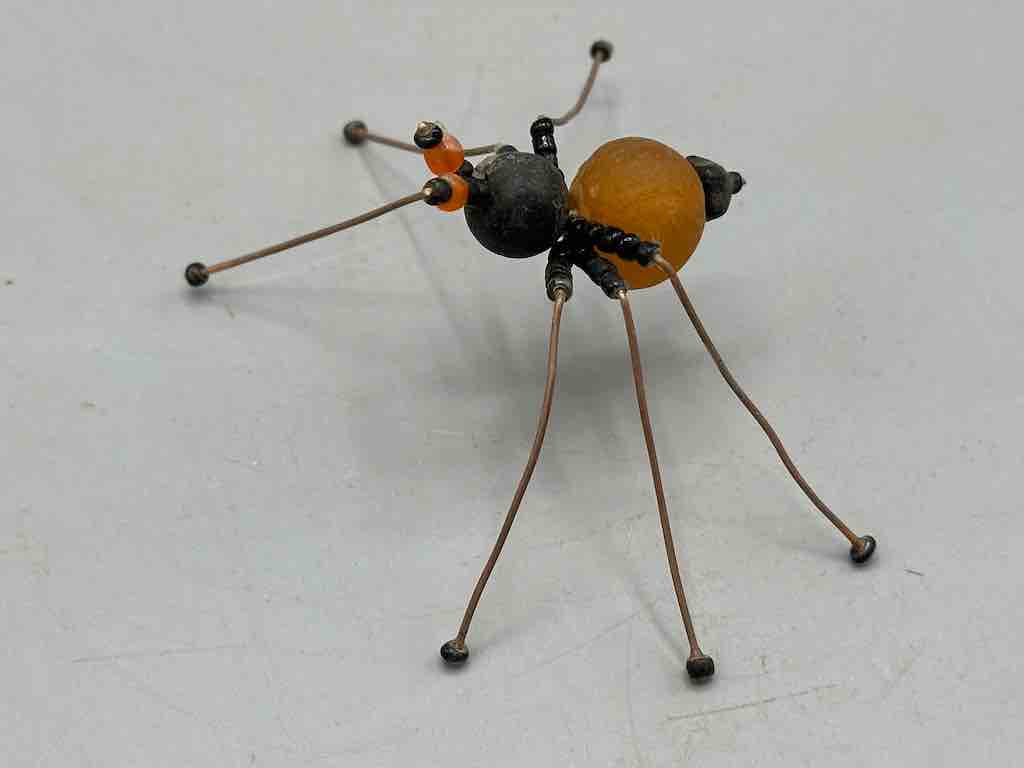 Small African Powderglass Bead Wire Decor 6-Leg Spider Insect Sculpture