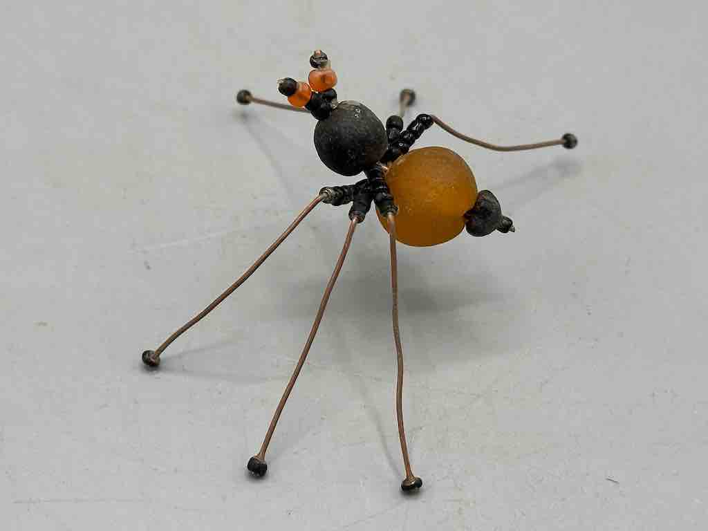 Small African Powderglass Bead Wire Decor 6-Leg Spider Insect Sculpture