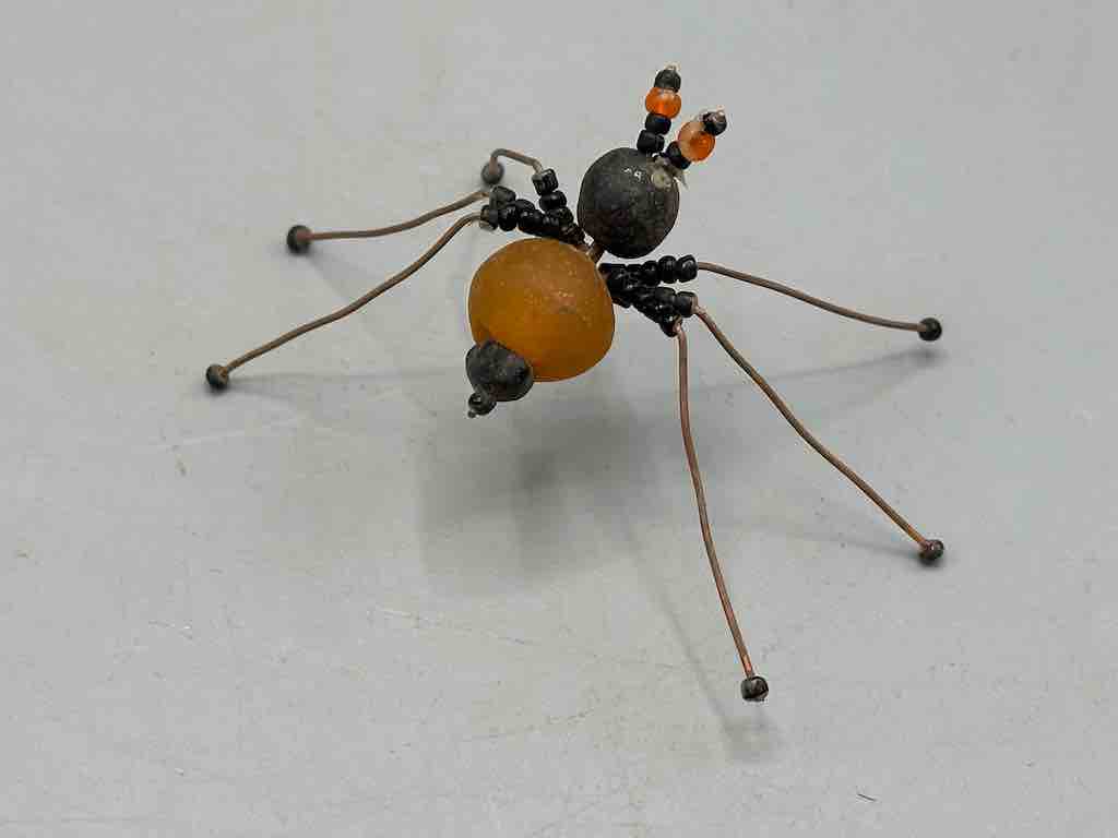 Small African Powderglass Bead Wire Decor 6-Leg Spider Insect Sculpture