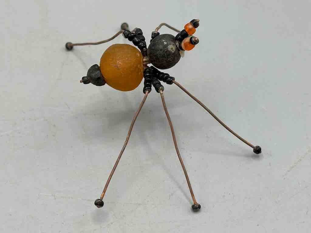 Small African Powderglass Bead Wire Decor 6-Leg Spider Insect Sculpture