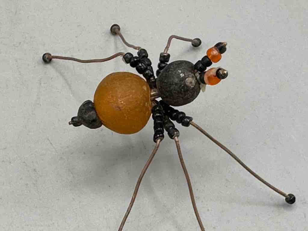 Small African Powderglass Bead Wire Decor 6-Leg Spider Insect Sculpture