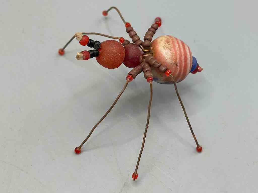 Small African Powderglass Bead Wire Decor 6-Leg Spider Insect Sculpture