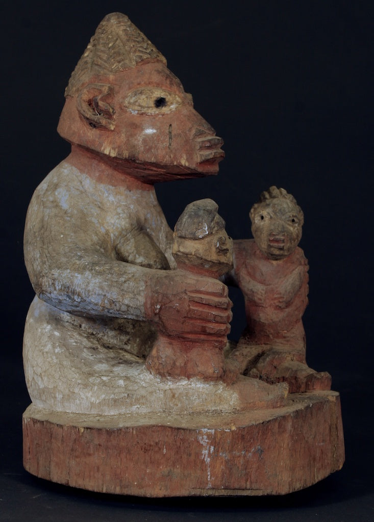Yoruba mother & her twin children figure - Nigeria