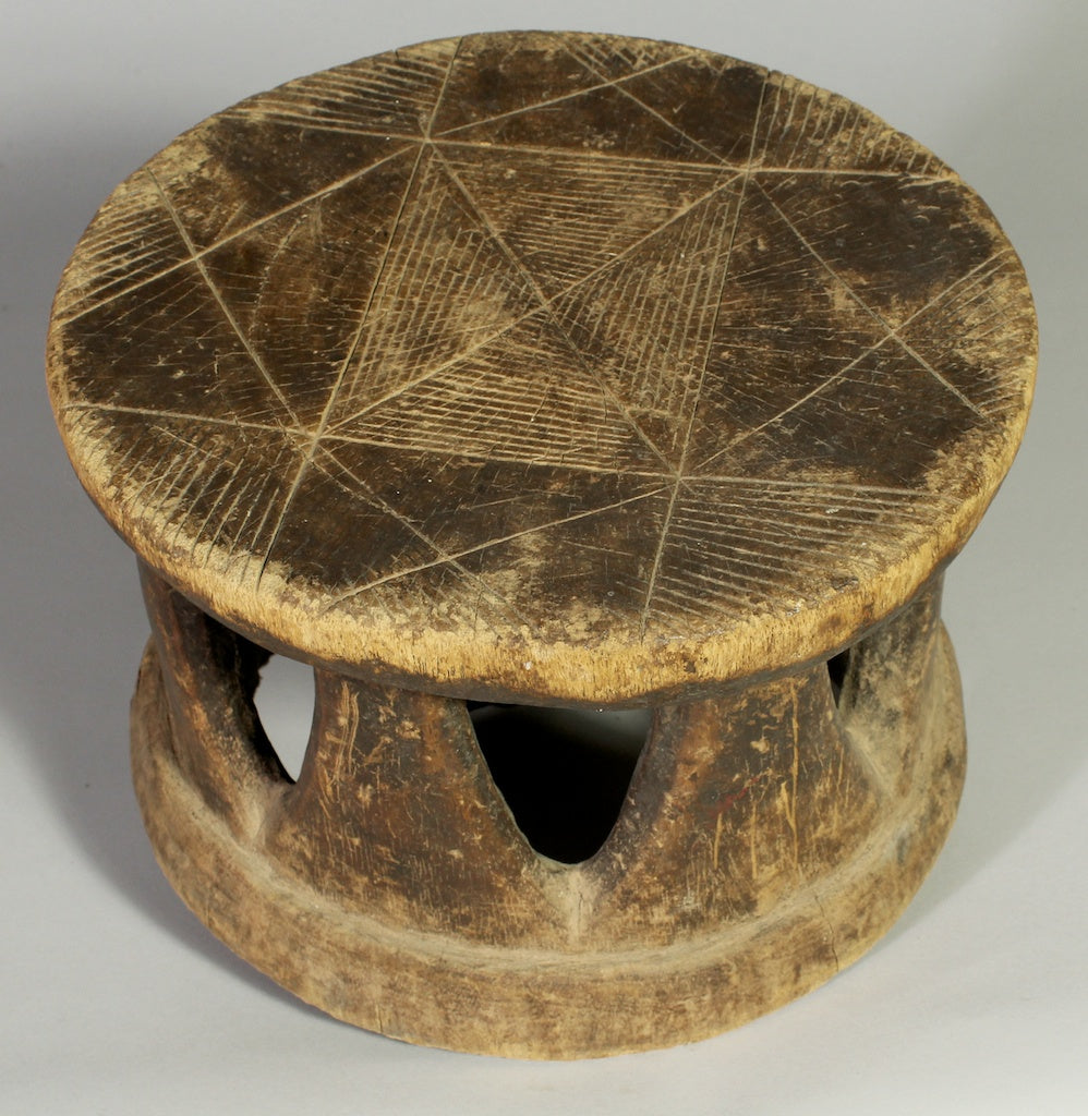 Gurmantche Round Stool