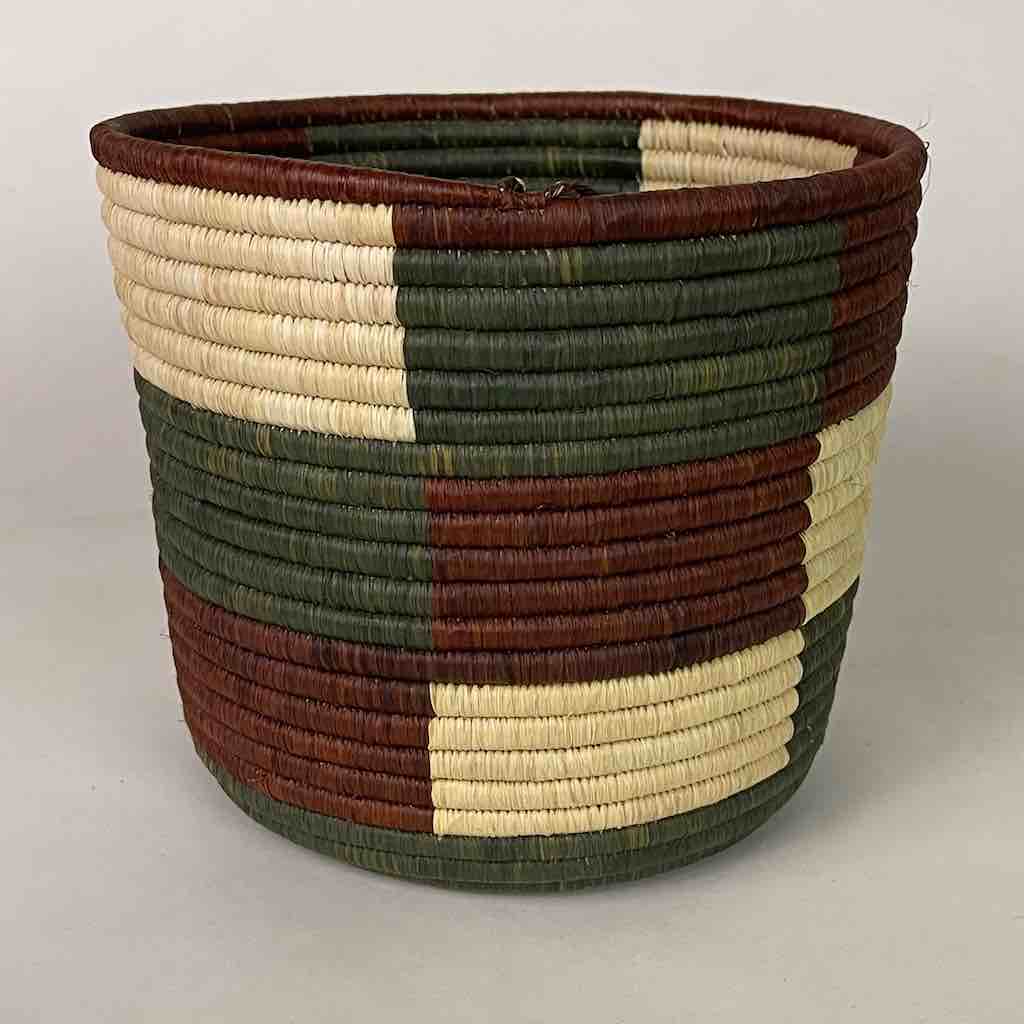 7x7” large checkerboard Batwa basket