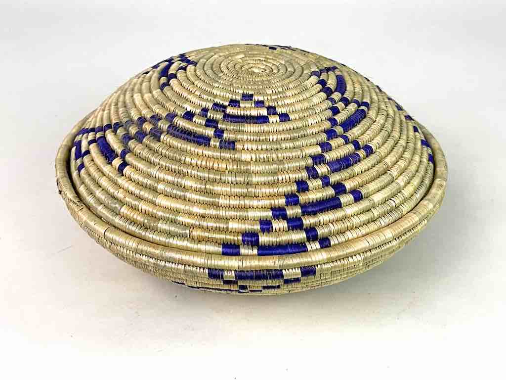 "Clamshell" shape baskets - Uganda