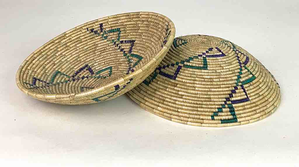 "Clamshell" shape baskets - Uganda