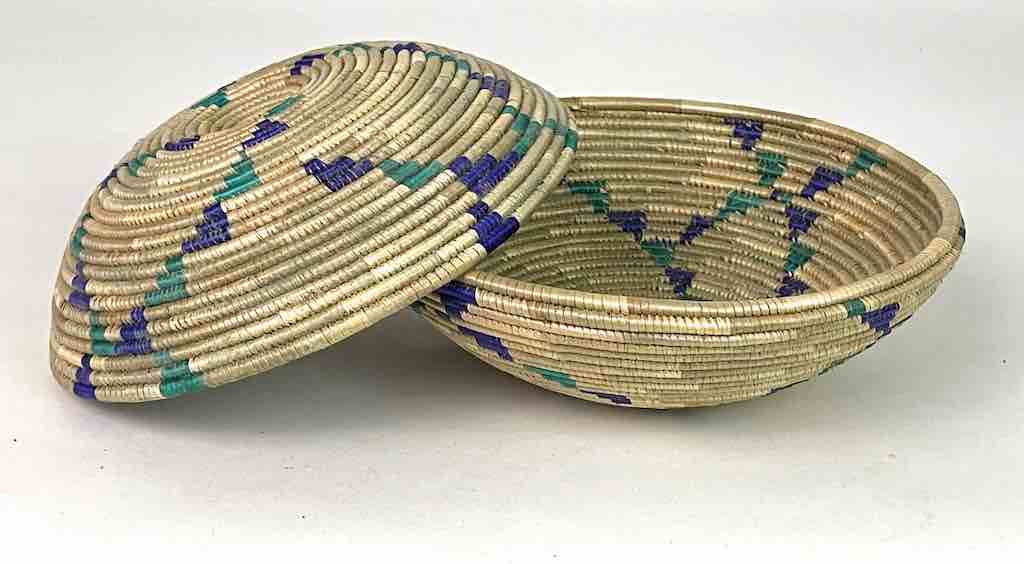 "Clamshell" shape baskets - Uganda