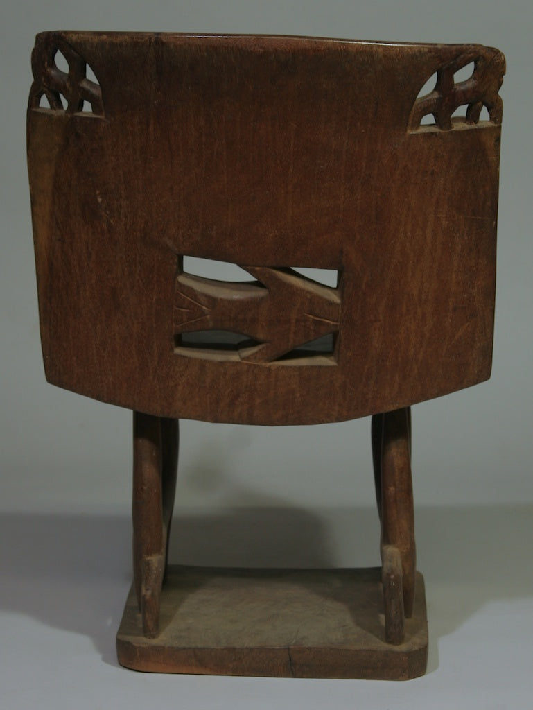 Lion motif chair – vintage