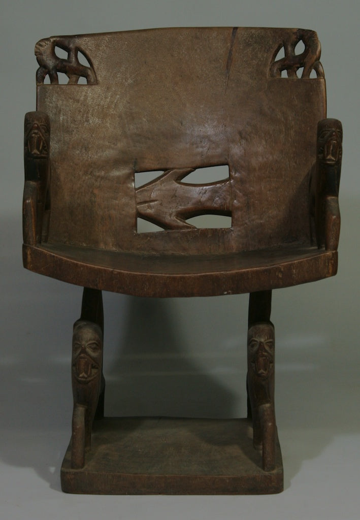Lion motif chair – vintage