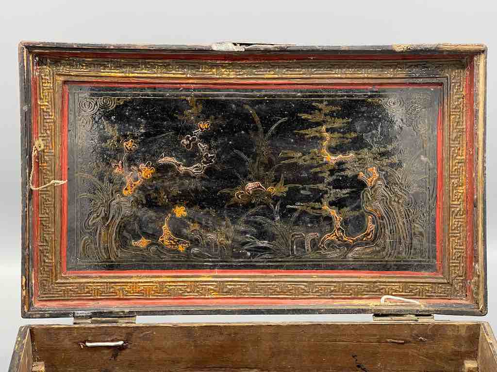 Vintage Vietnamese Mother of Pearl Inlaid Jewelry Box