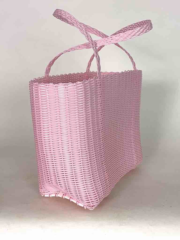 Medium Deep Woven Recyclyed Plastic High Capacity Handbag - El Salvador