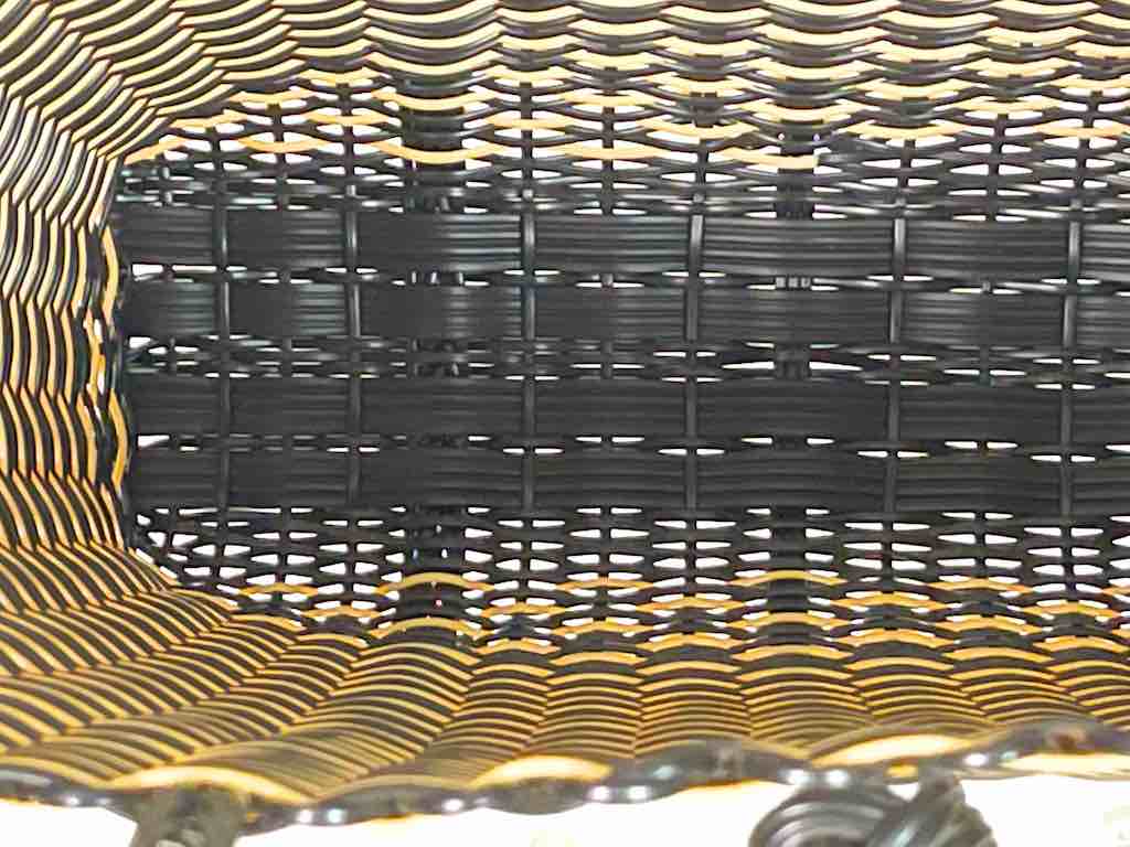 Deep Woven Recyclyed Plastic tote with closure - El Salvador