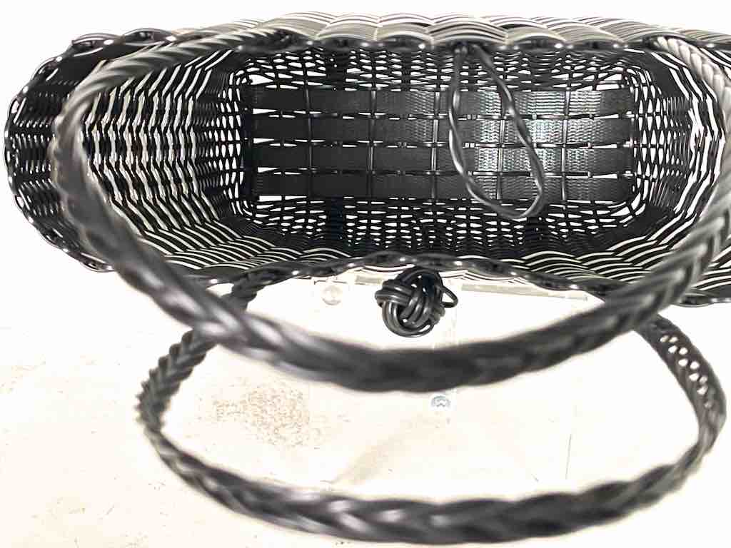 Deep Woven Recyclyed Plastic tote with closure - El Salvador
