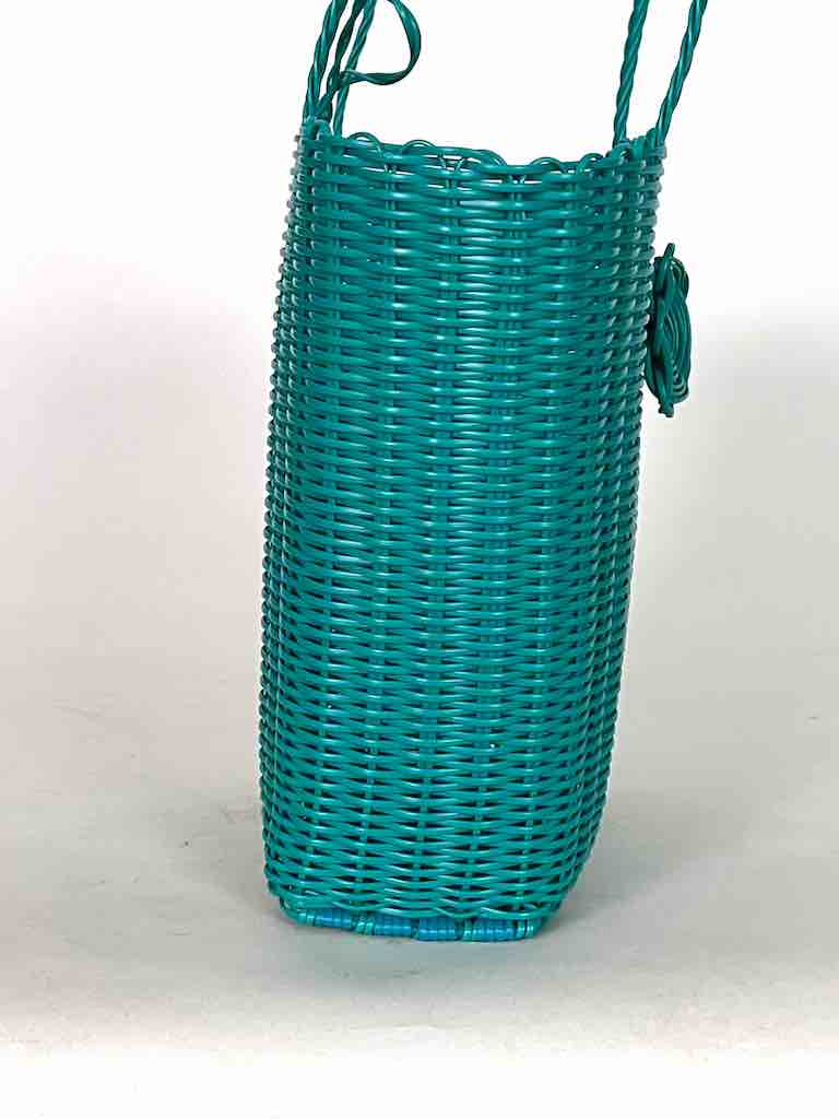 Deep Woven Recyclyed Plastic tote with closure - El Salvador