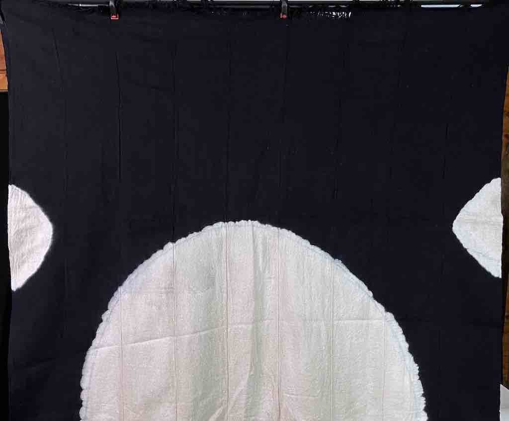 Tiv Textile - Large Circle Four Small Dots Design