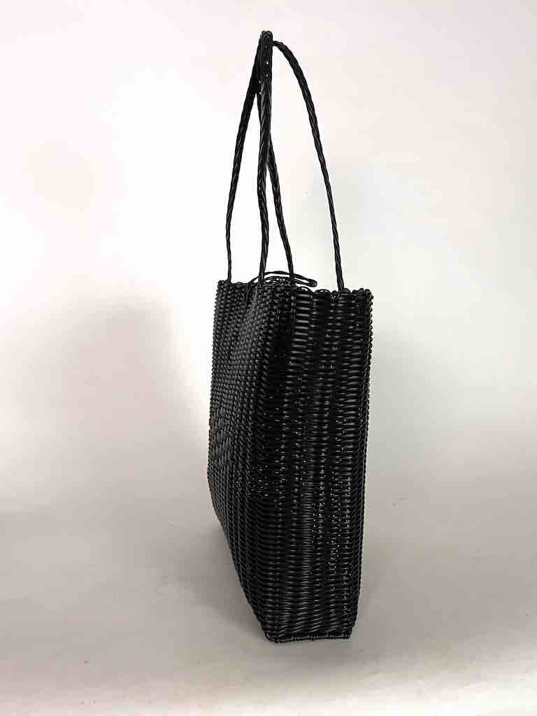 Deep Woven Recyclyed Plastic tote with closure - El Salvador