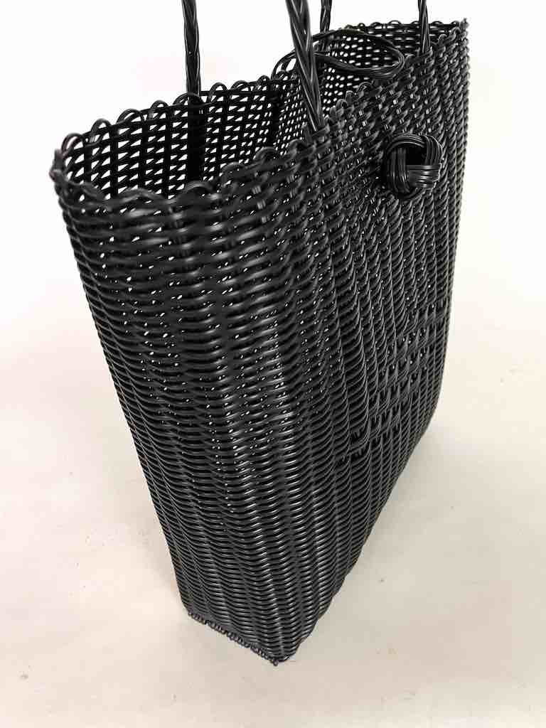 Deep Woven Recyclyed Plastic tote with closure - El Salvador